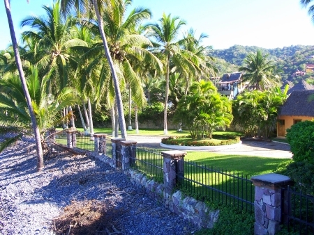 La Manzanilla Realty