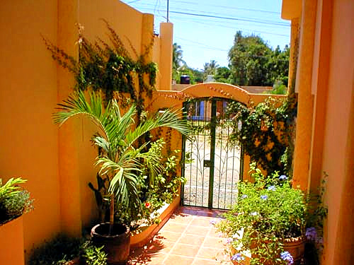 La Manzanilla Realty