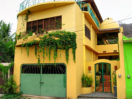 La Manzanilla Realty