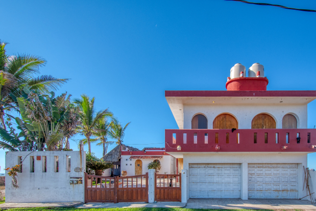 La Manzanilla Realty