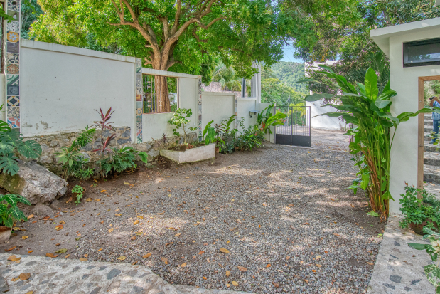 La Manzanilla Realty