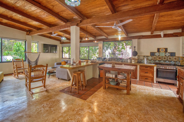 La Manzanilla Realty