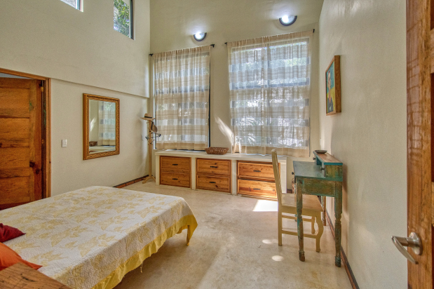 La Manzanilla Realty