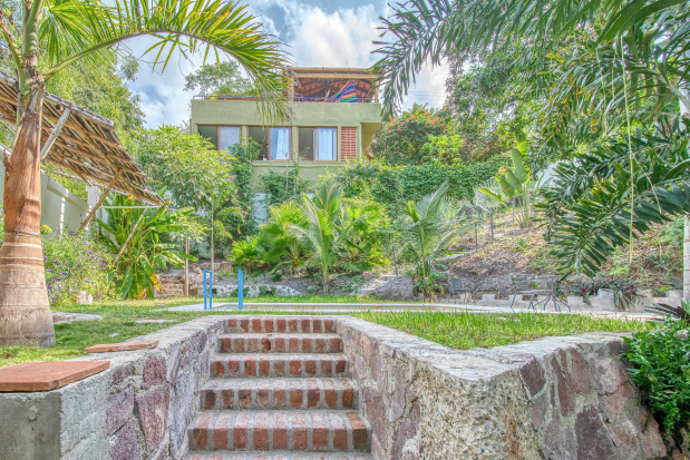 La Manzanilla Realty