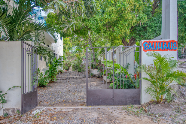 La Manzanilla Realty