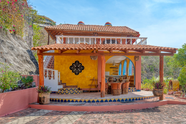 La Manzanilla Realty