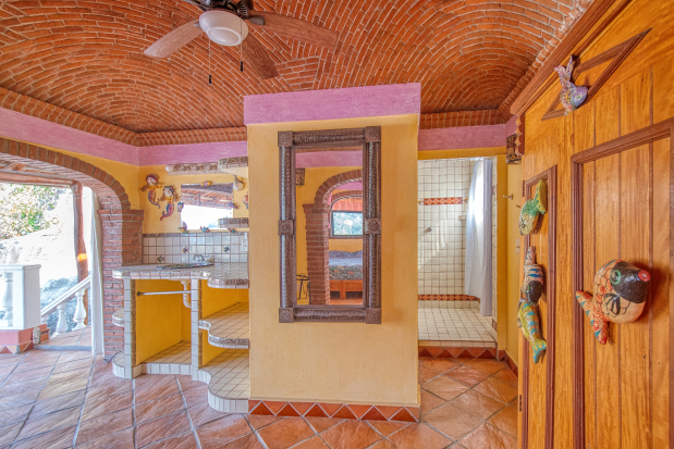 La Manzanilla Realty