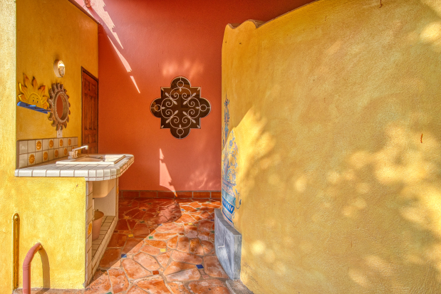 La Manzanilla Realty