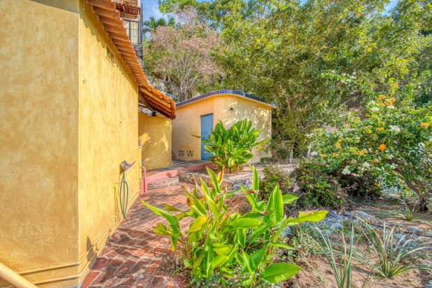 La Manzanilla Realty